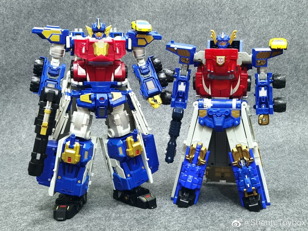 FansHobby MB 15 Naval Conmander Vs Armada Super Mode Optimus Prime